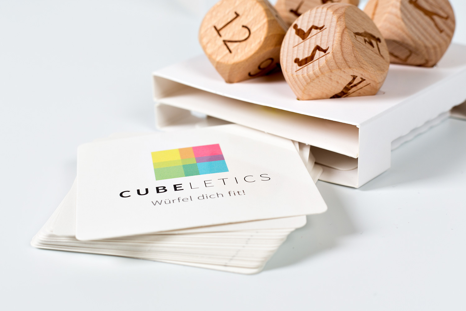 Würfel- und Kartenbox